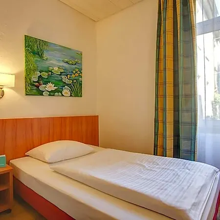 Отель Trip Blankenburg 3*